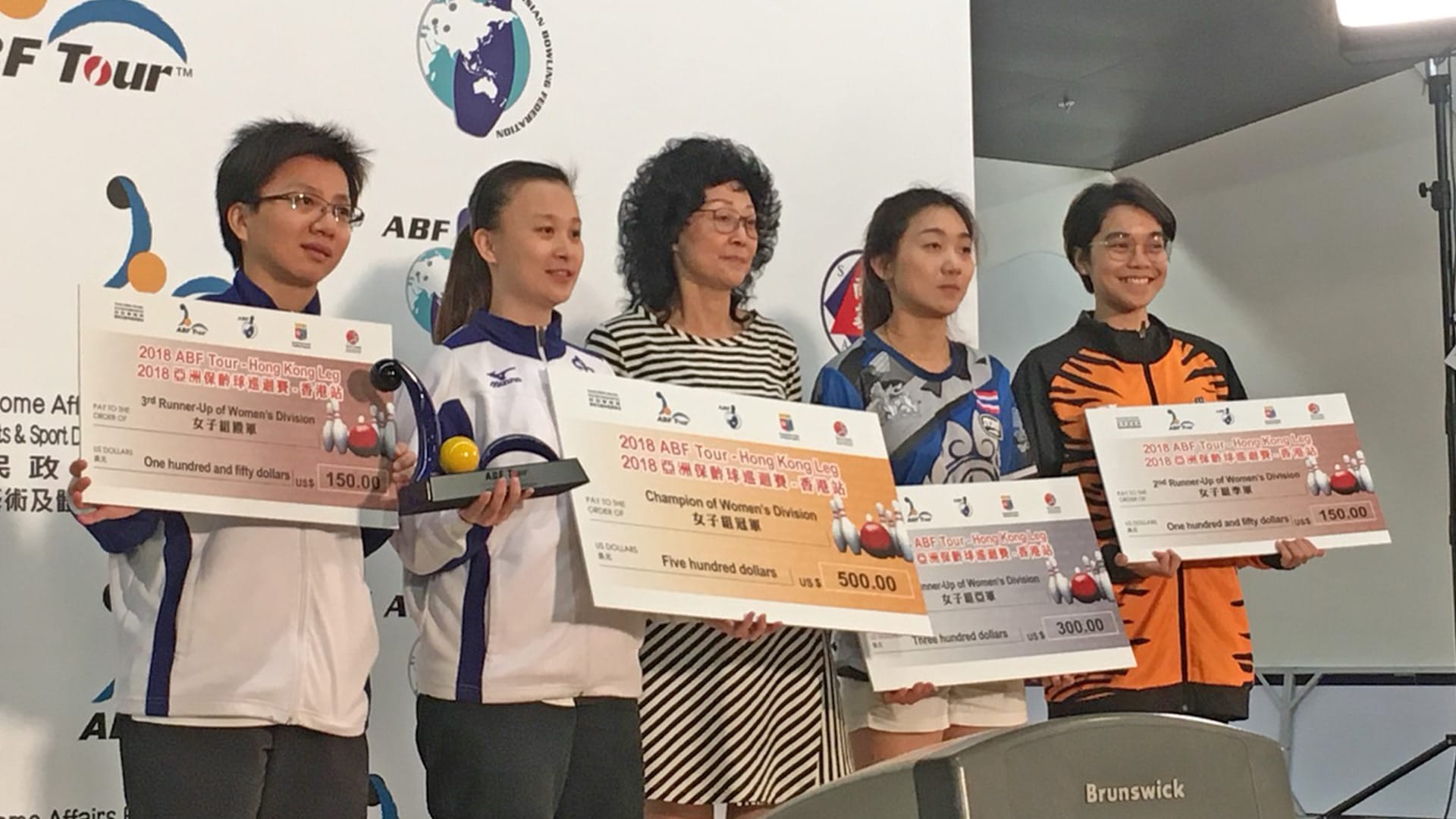 亞運國家代表隊女子組張羽萱選手勇奪金牌、潘育分選手銅牌