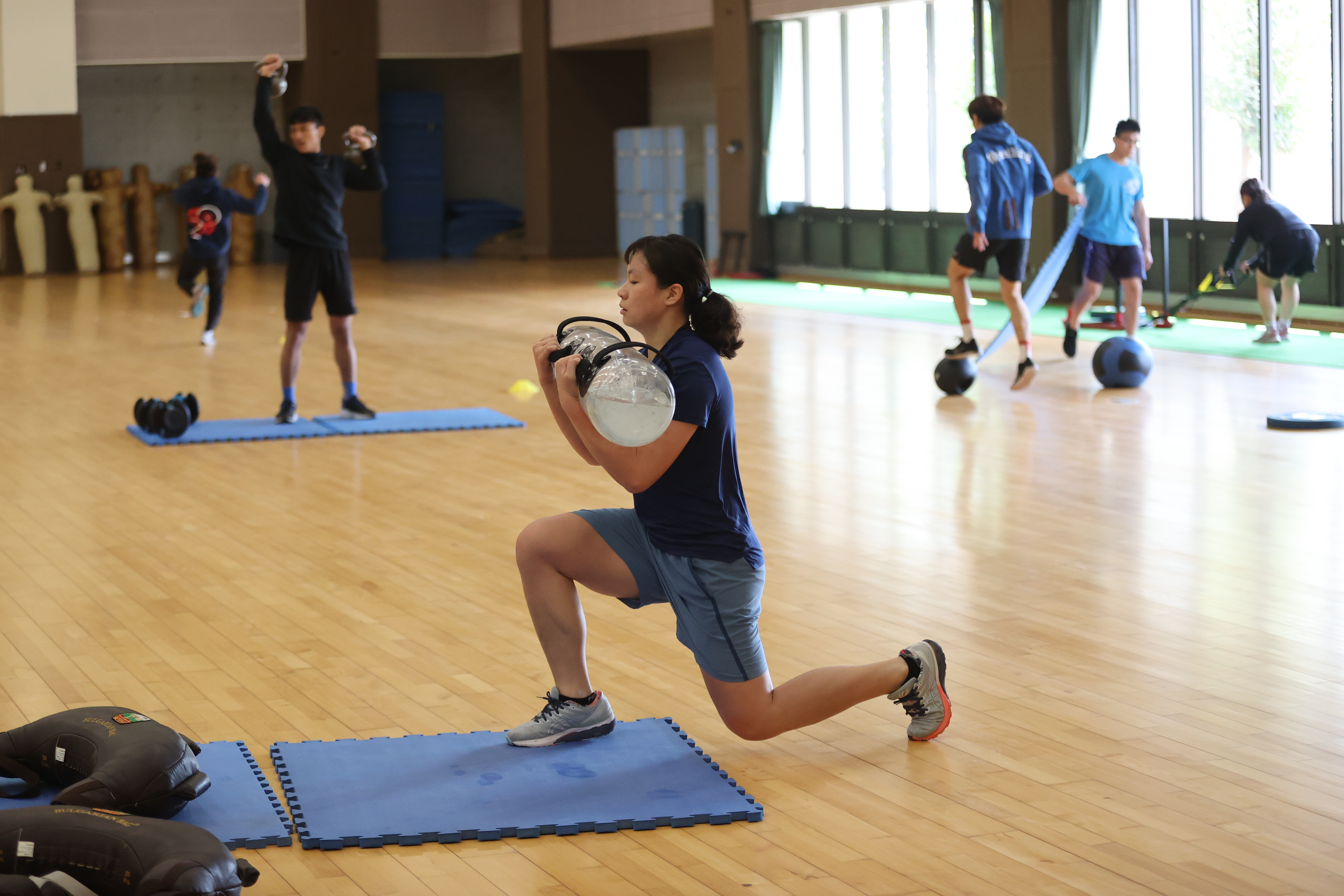 重量訓練是角力訓練中不可或缺的一環。
