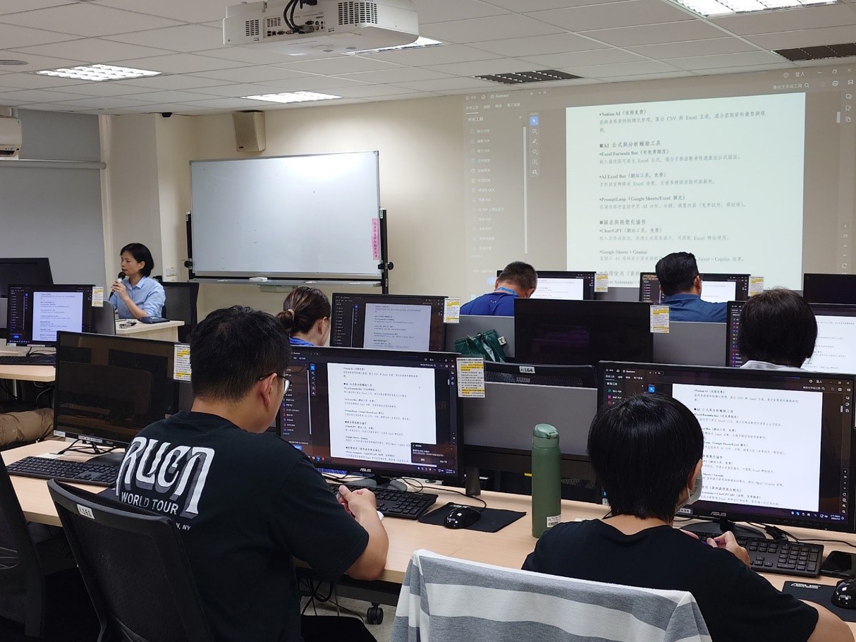 114年7月3日辦理「AI協作MS Excel提升資料分析效能」講師授課照片